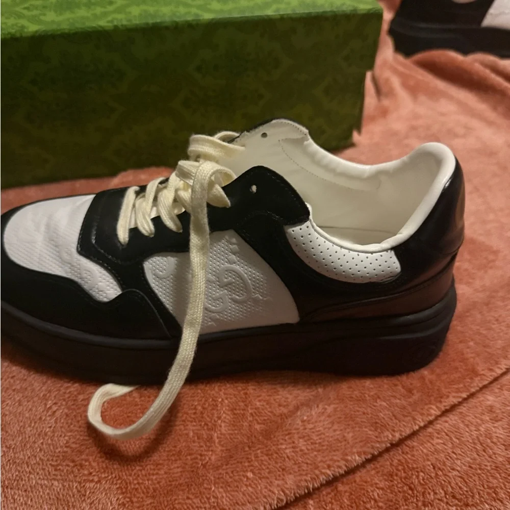 Gucci Men's Shoes - Black and White - Picture 2 of 6